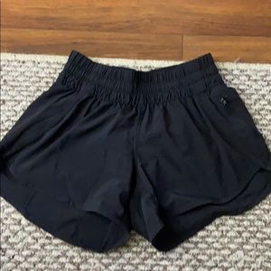 Black shorts (4)